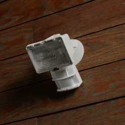 Globe Electric Weatherproof 1-Light Lamp - 180° - 250 W - White -Globe Lite Shop 0255131d L