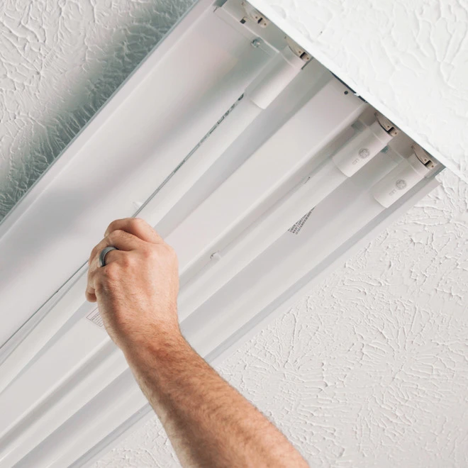 GE Color Select LED Fluorescent Tube - 21-in - 13 W - T5A - White 3 GE Color Select LED Fluorescent Tube - 21-in - 13 W - T5A - White - Image 3