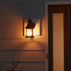 Bridgeport Outdoor Wall Lantern -Globe Lite Shop 51025024d L