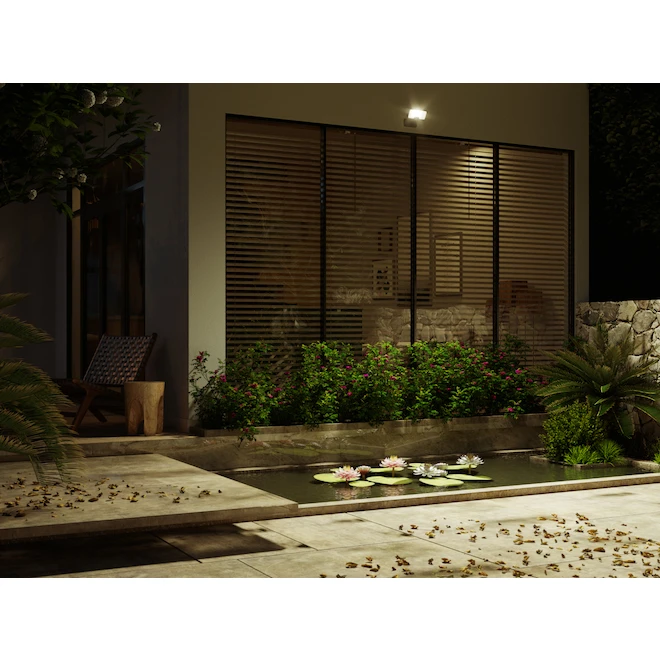 Good Earth Lighting Battery-Operated 8.1-W Security Light With Motion Detecteur 4 Good Earth Lighting Battery-Operated 8.1-W Security Light With Motion Detecteur - Image 4